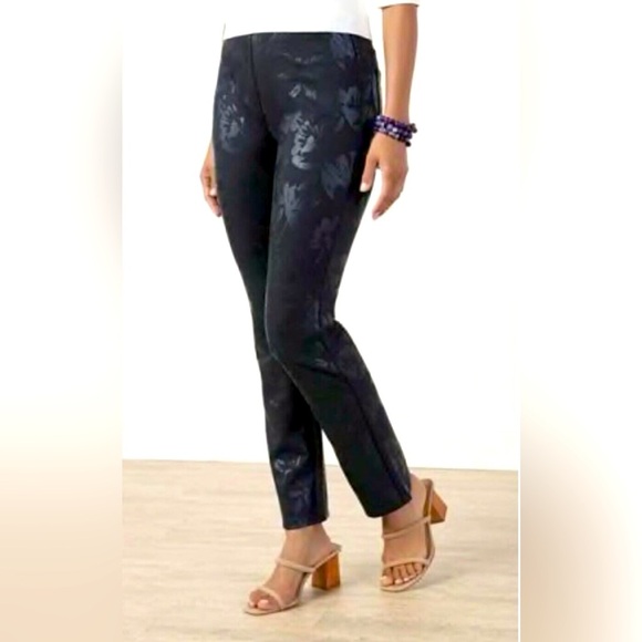 Soft Surroundings Ponte Twilight Floral Leggings Size Medium. Style# 2EX28 . - Picture 1 of 6